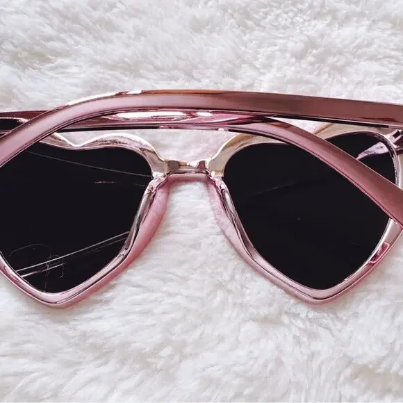 Addison Pink Heart-Shaped Sunglasses - Picture 14 of 15